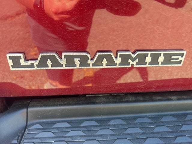 2020 RAM 2500 Laramie Crew Cab 4X4 6'4' Box